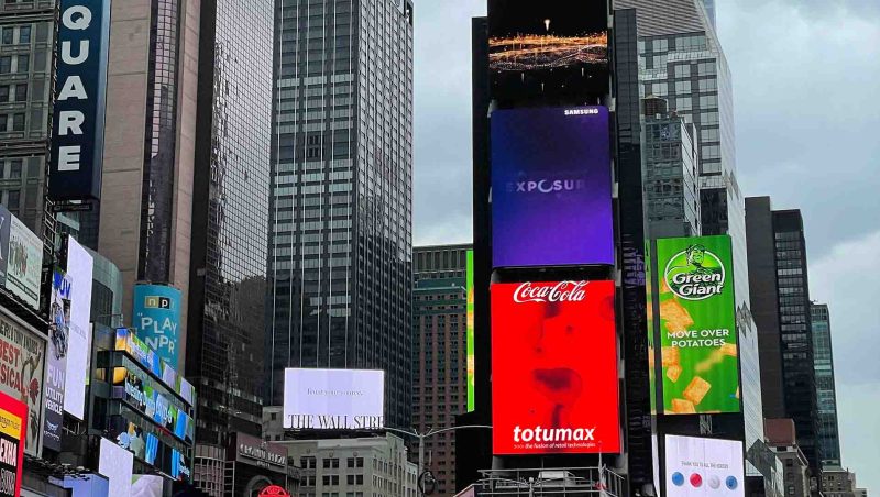 Totumax LED display screens for indoor and outdoor use, providing vibrant, high-resolution visuals for various environments.